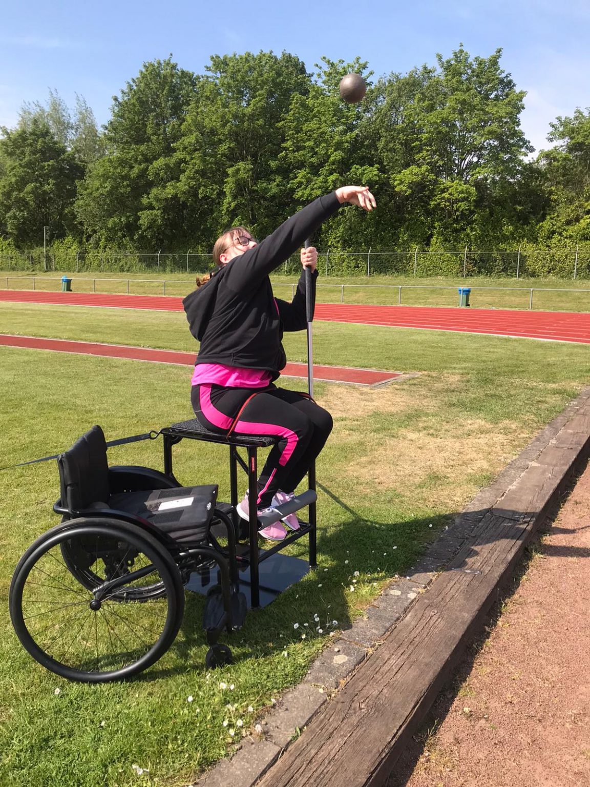 Starkon manufactures custommade 'throwingchair' for wheelchair